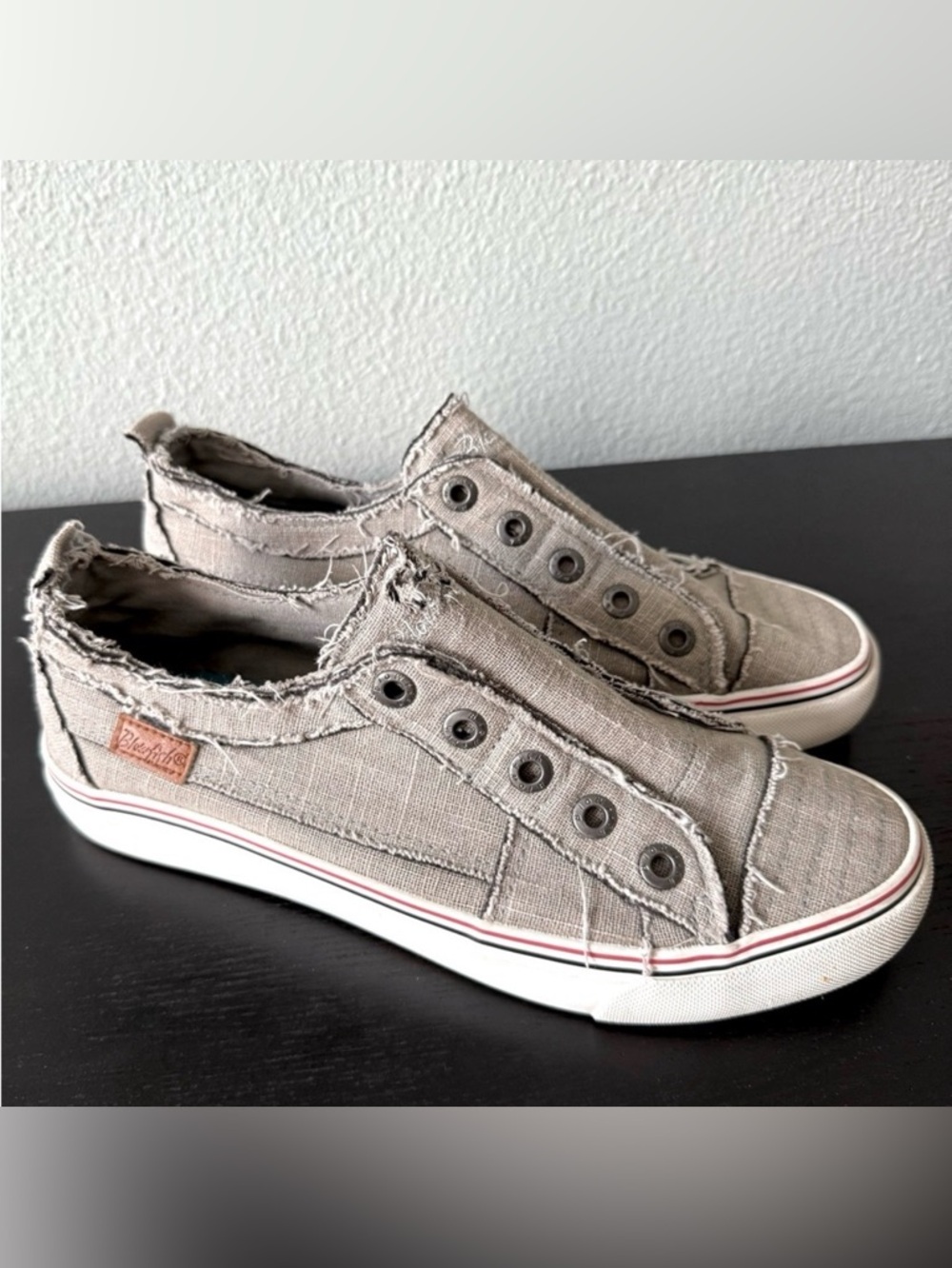 Blowfish Malibu Play Pre-Distressed Linen Sneakers Steel Gray Women’s Size 9